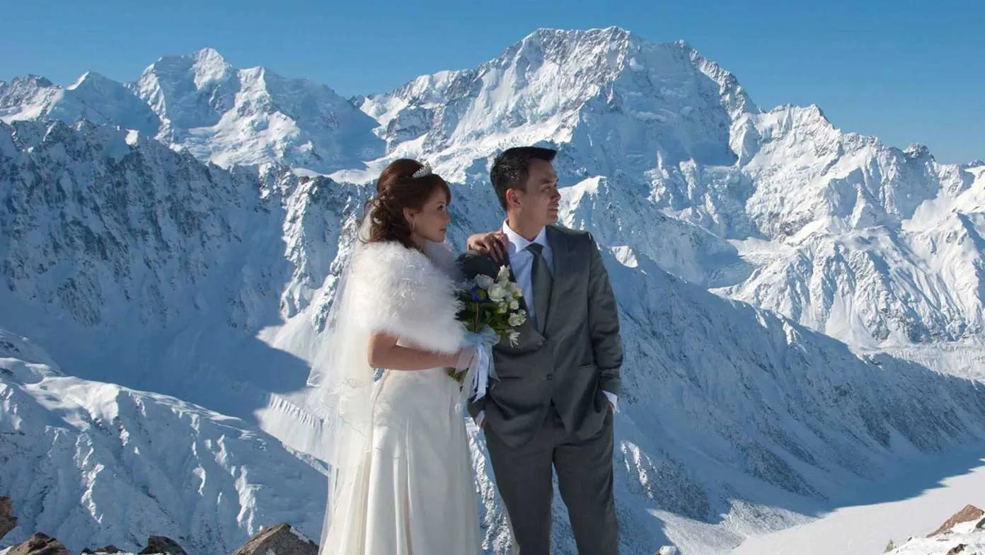 A helicopter snow-landing wedding on Liebig Dome, Aoraki / Mt Cook National Park
