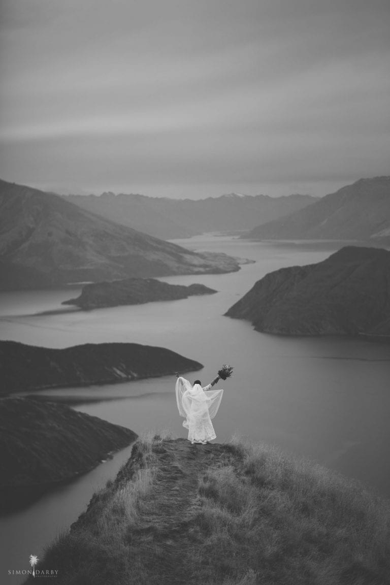 Romantic heli wedding in Lake Wanaka