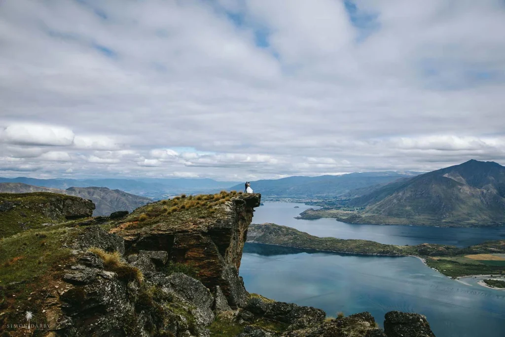 Lookout Hill wedding ceremony overlooking Lake Wanaka and surrounding mountains